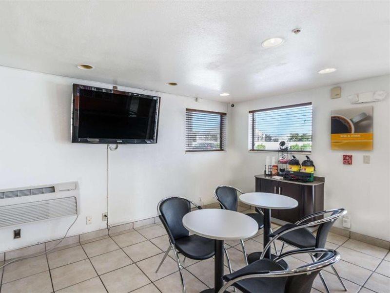 Motel 6-San Marcos, Tx - North Екстериор снимка
