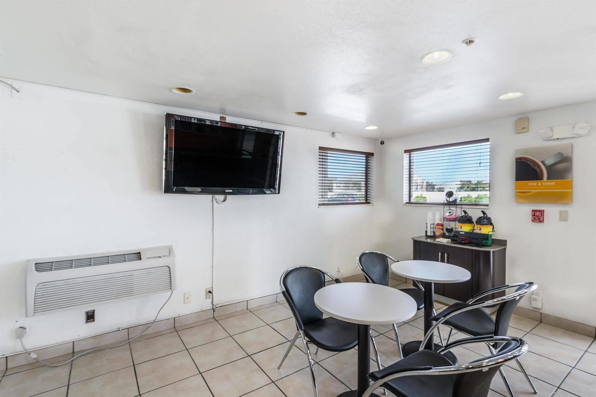 Motel 6-San Marcos, Tx - North Екстериор снимка