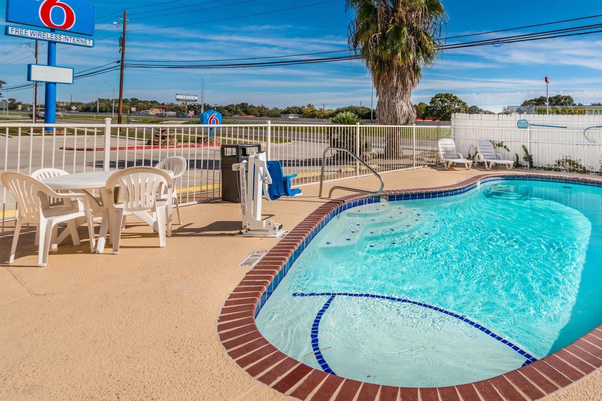 Motel 6-San Marcos, Tx - North Екстериор снимка